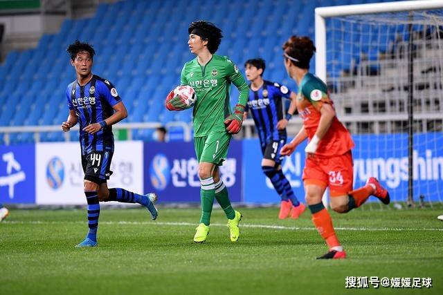 U17国足逆转胜利晋级四强，三大惊喜引关注